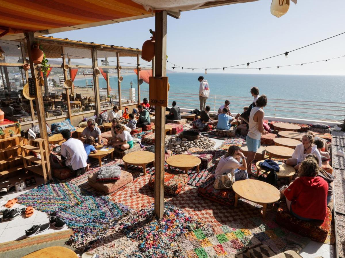 Locals Taghazout Surfcamp Hotel Exterior photo